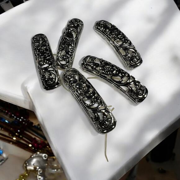 Jewelry Crafting Beads Deadstock New in Pack Jewelry Making Repurpose Reuse - Picture 1 of 5